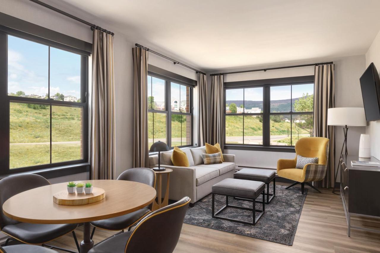 גולדן The Eddy Taproom & Hotel מראה חיצוני תמונה